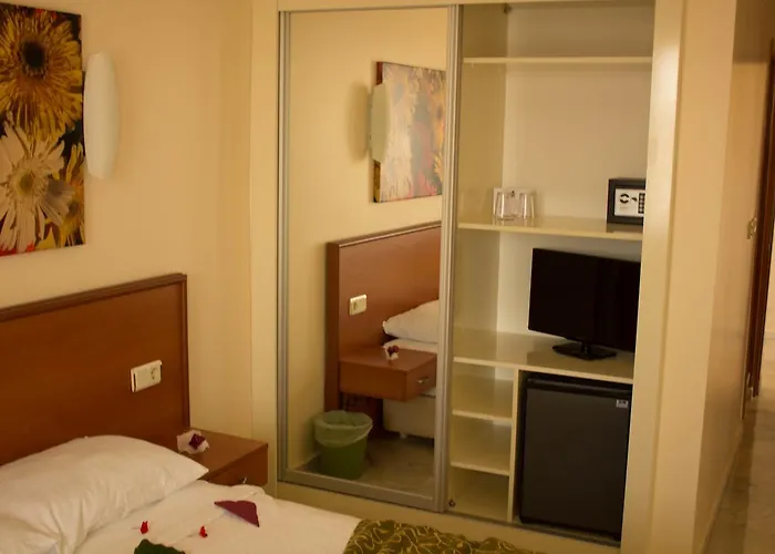 Lord Szálloda Çeşme