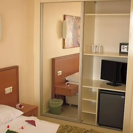 Lord Hotel Cesme