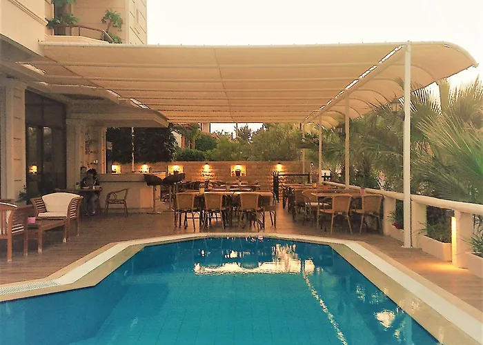 Lord Szálloda Çeşme